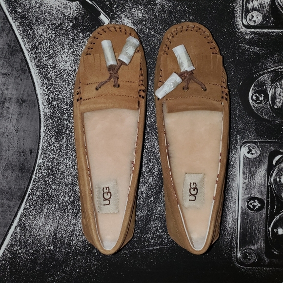 NIB UGG moccasins - Picture 5 of 7